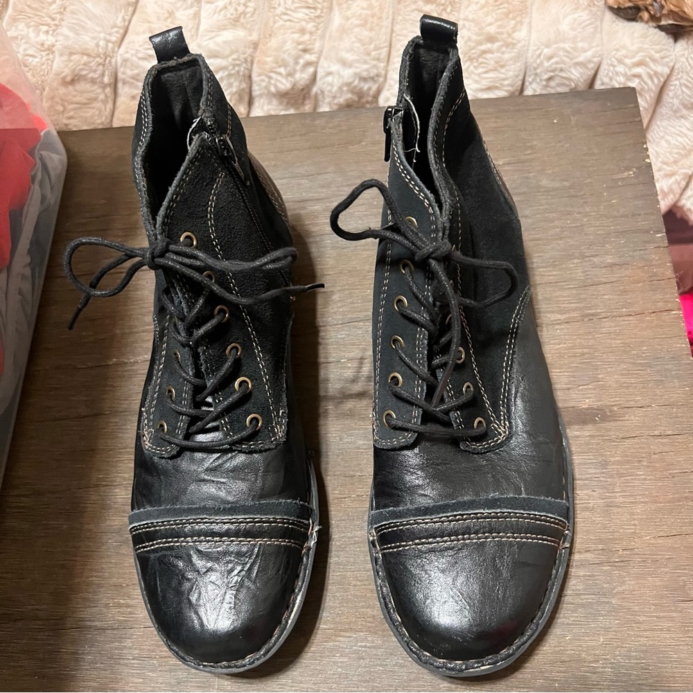 Clarks Soft Cushion Black Leather Ankle Boots